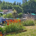 Villa Independante Avec Piscine Ares