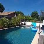 Villa Independante Avec Piscine Ares