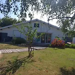 Villa Independante Avec Piscine *