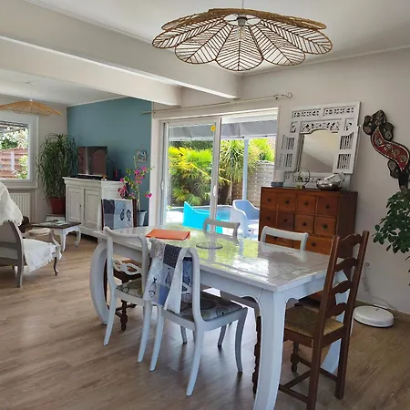 Indépendante Avec Piscine *