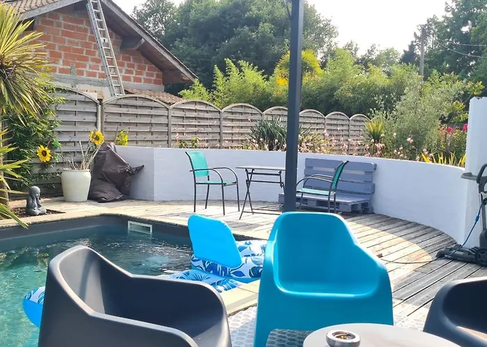 Villa Indépendante Avec Piscine *