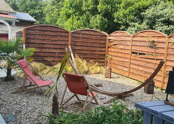 Indépendante Avec Piscine * Ares