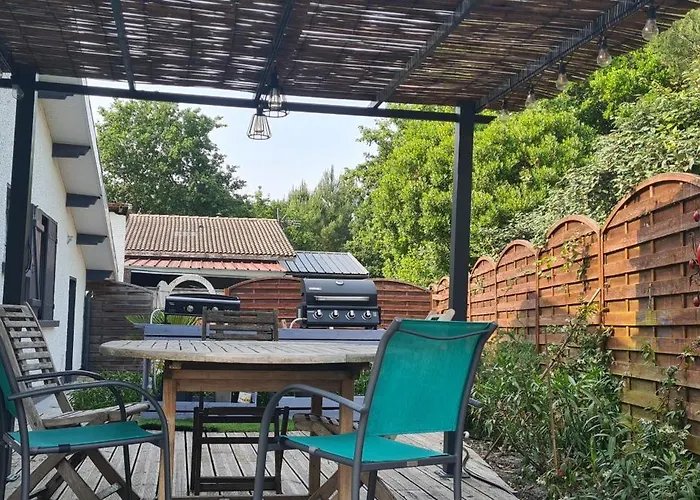 Villa Indépendante Avec Piscine *