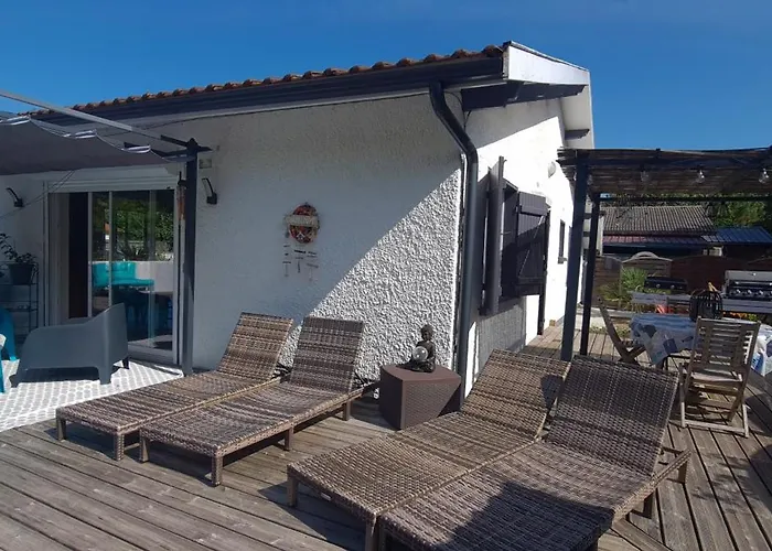 Indépendante Avec Piscine Ares