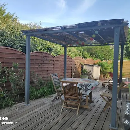 Independante Avec Piscine Ares