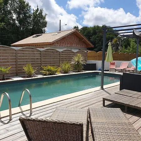 Independante Avec Piscine * Ares